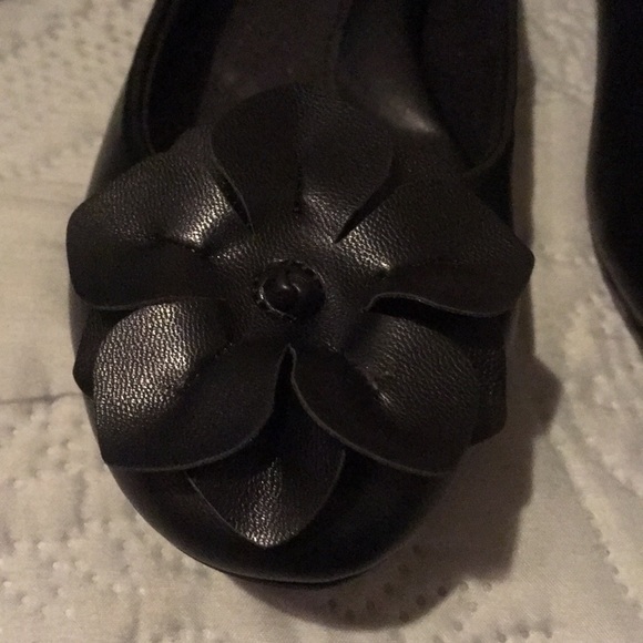 Brand new never worn Born flats - Picture 6 of 6